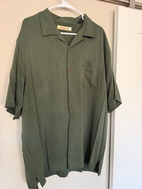 100% silk Tommy Bahama Olive Short-Sleeve Camp Shirt
